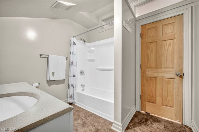 2160 Boston Road, Hinckley, OH 44233