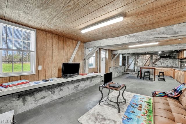 2160 Boston Road, Hinckley, OH 44233
