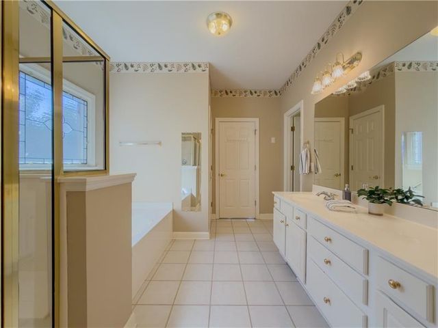 1990 Glenhurst Drive, Snellville, GA 30078