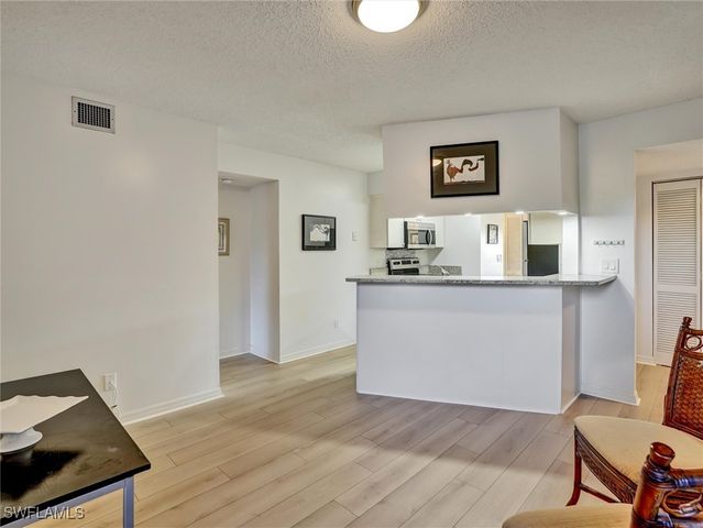 114 Cypress WAY E D4, Naples, FL 34110