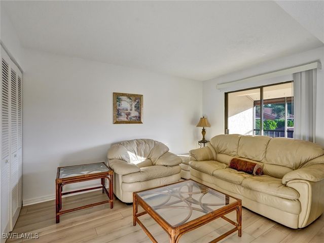 114 Cypress WAY E D4, Naples, FL 34110