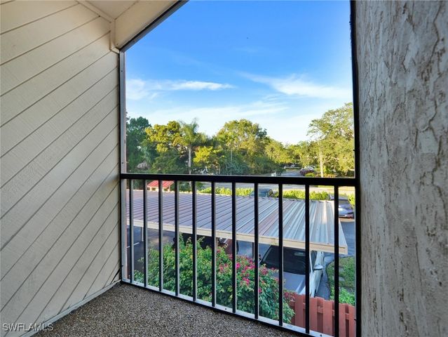 114 Cypress WAY E D4, Naples, FL 34110