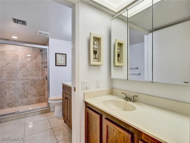 114 Cypress WAY E D4, Naples, FL 34110