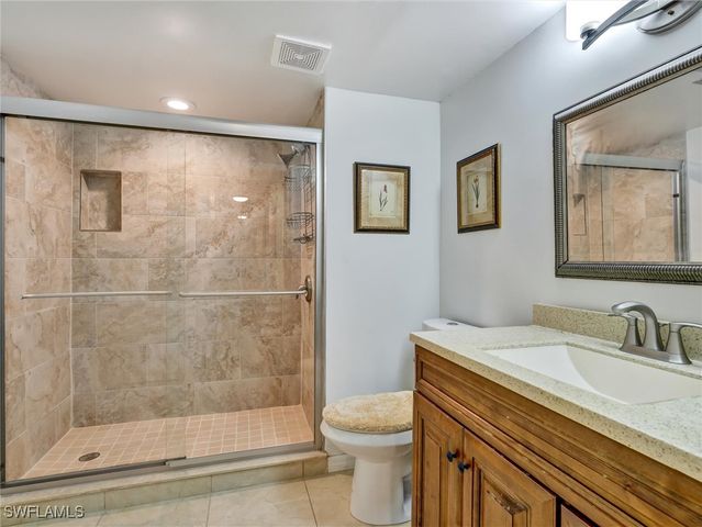 114 Cypress WAY E D4, Naples, FL 34110