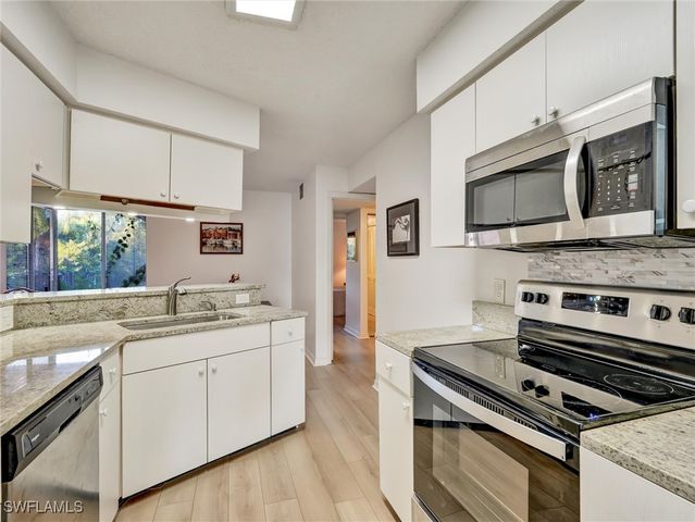 114 Cypress WAY E D4, Naples, FL 34110