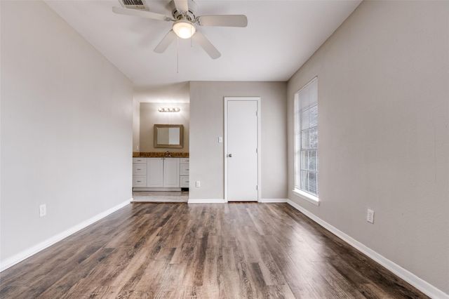 1930 Avenue B, Katy, TX 77493