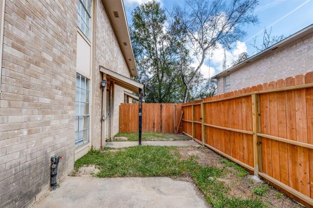 1930 Avenue B, Katy, TX 77493