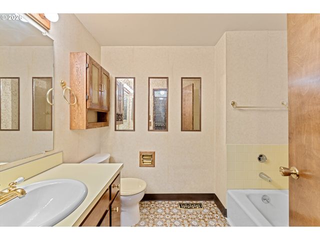 7455 Sw Danielle Ave, Beaverton, OR 97008