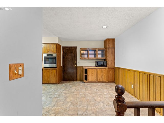 7455 Sw Danielle Ave, Beaverton, OR 97008