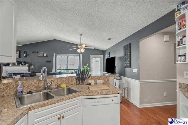 700 S Cashua Apt 24C, Florence, SC 29501