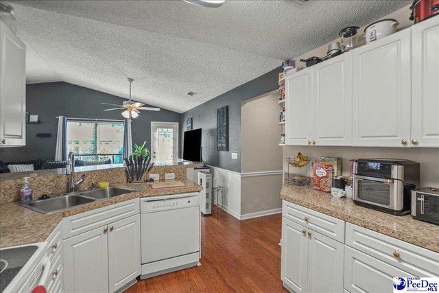 700 S Cashua Apt 24C, Florence, SC 29501