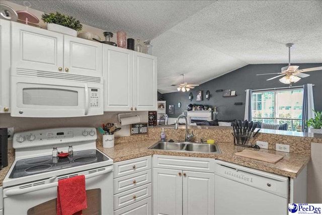 700 S Cashua Apt 24C, Florence, SC 29501