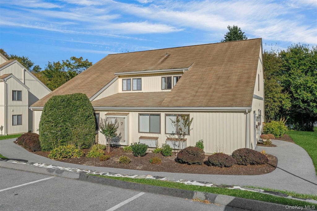 17 Cromwell Place B, Mohegan Lake, NY 10547