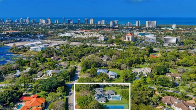 122 Caribbean RD, Naples, FL 34108