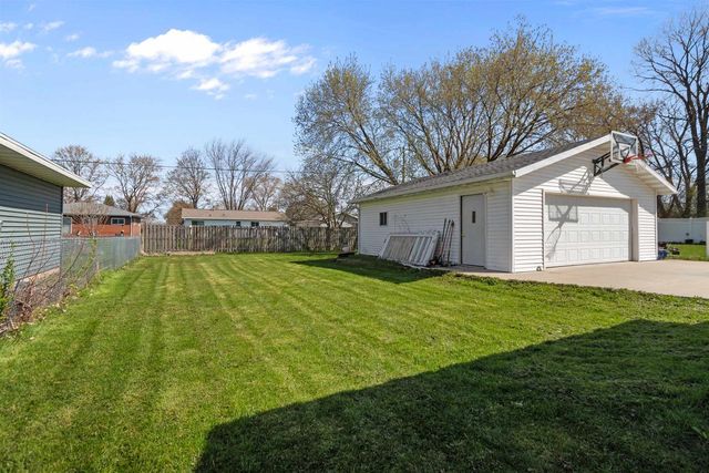 120 ALLEN AVENUE, Oshkosh, WI 54901