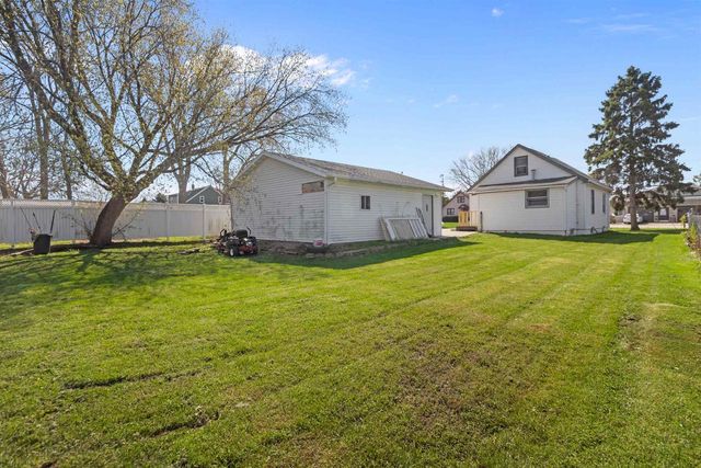 120 ALLEN AVENUE, Oshkosh, WI 54901