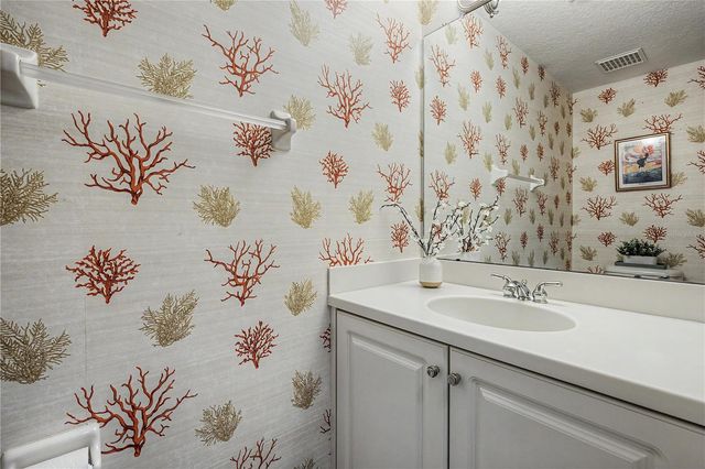 8711 PRESTON WOODS COURT, Land O Lakes, FL 34638