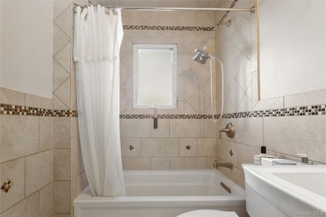 15 N Oceanside Road, Rockville Centre, NY 11570