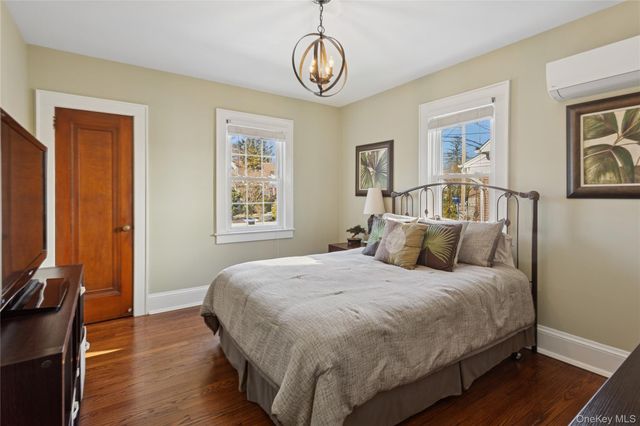 15 N Oceanside Road, Rockville Centre, NY 11570