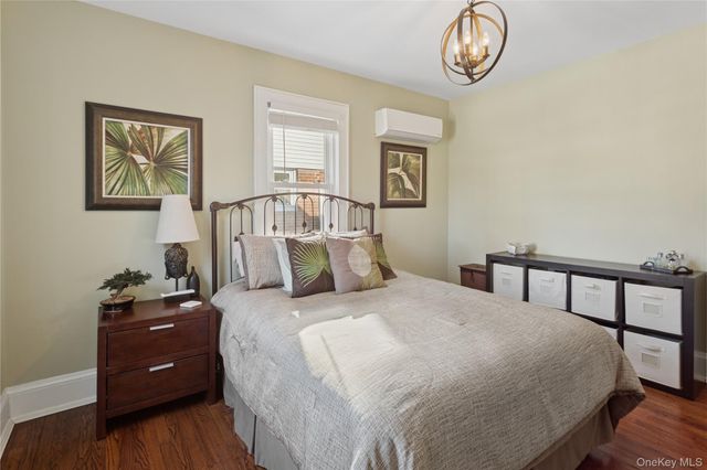 15 N Oceanside Road, Rockville Centre, NY 11570