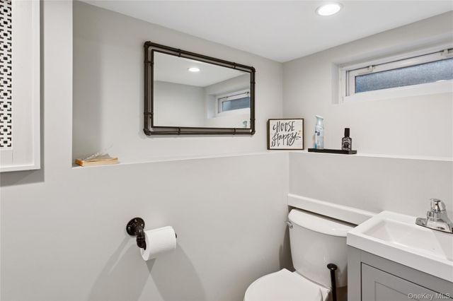 15 N Oceanside Road, Rockville Centre, NY 11570