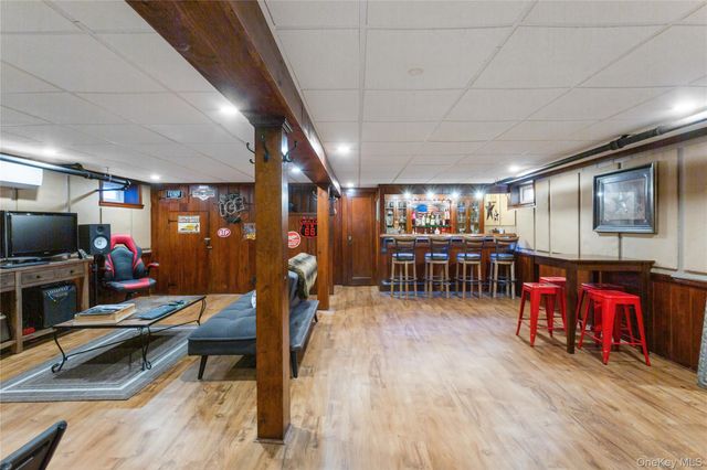 15 N Oceanside Road, Rockville Centre, NY 11570