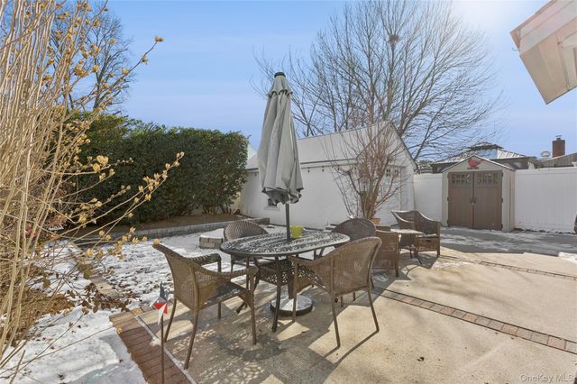 15 N Oceanside Road, Rockville Centre, NY 11570