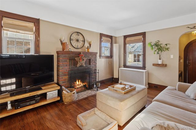 15 N Oceanside Road, Rockville Centre, NY 11570