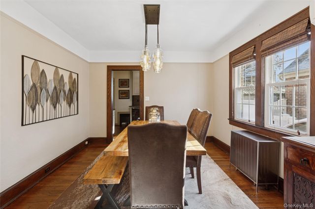 15 N Oceanside Road, Rockville Centre, NY 11570