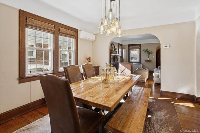 15 N Oceanside Road, Rockville Centre, NY 11570