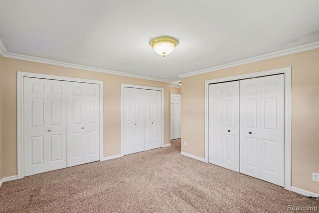 2596 N Williams Lake Road, Waterford, MI 48327