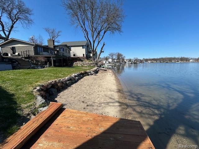 2596 N Williams Lake Road, Waterford, MI 48327