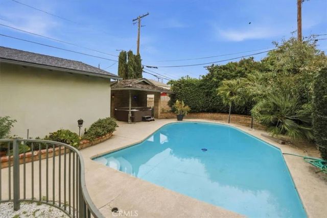 510 S Sparks, Burbank, CA 91506