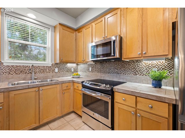 10855 Sw 130TH Ave, Tigard, OR 97223
