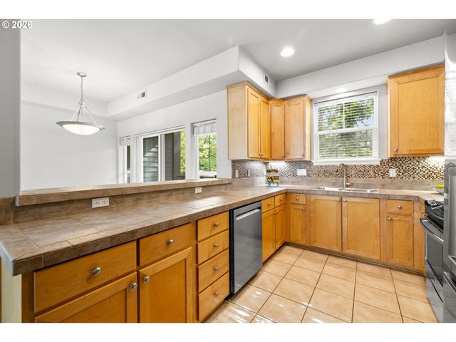10855 Sw 130TH Ave, Tigard, OR 97223