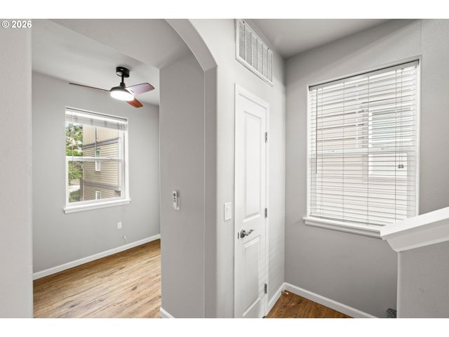 10855 Sw 130TH Ave, Tigard, OR 97223