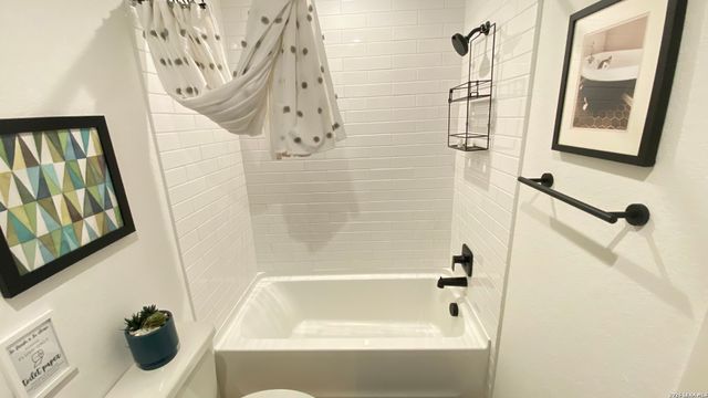 1929 Rhinestone, Canyon Lake, TX 78133