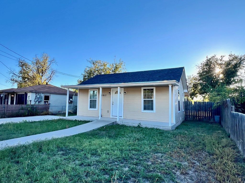 Image 2 of property listing at 2817 N Irving Street, San Angelo, TX 76903