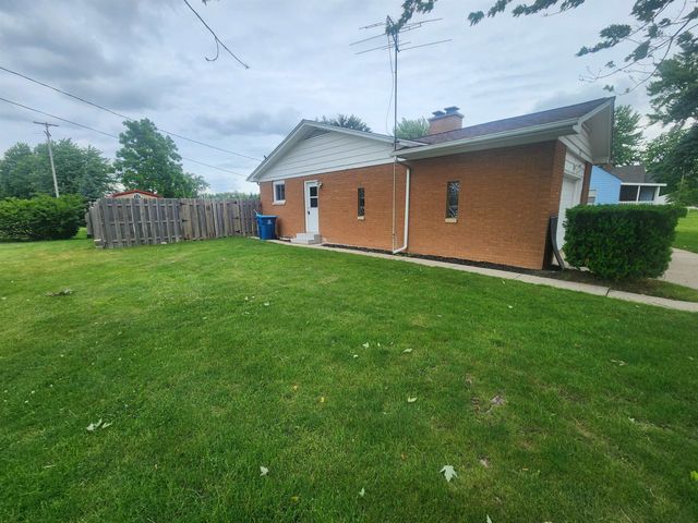 1974 W Youngs Ditch Road, Bay City, MI 48708