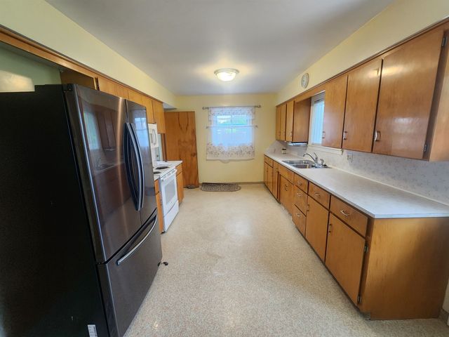 1974 W Youngs Ditch Road, Bay City, MI 48708