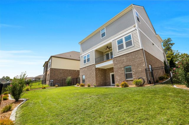 413 Meandering Way, White House, TN 37188