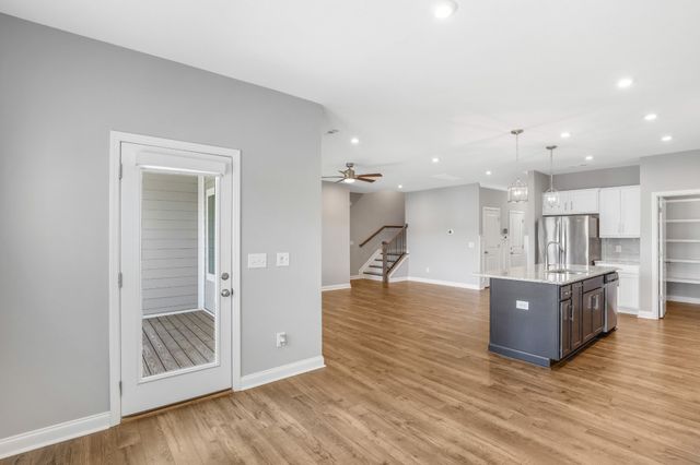 413 Meandering Way, White House, TN 37188