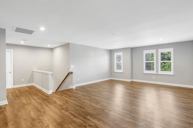 413 Meandering Way, White House, TN 37188