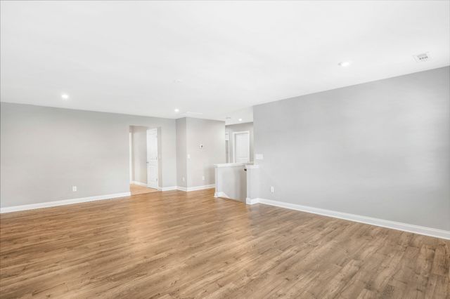 413 Meandering Way, White House, TN 37188