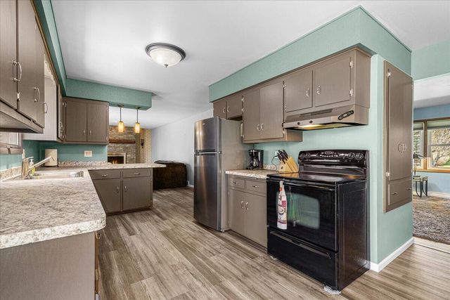 W6392 Judy DRIVE, Plymouth, WI 53073