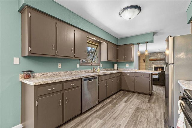 W6392 Judy DRIVE, Plymouth, WI 53073