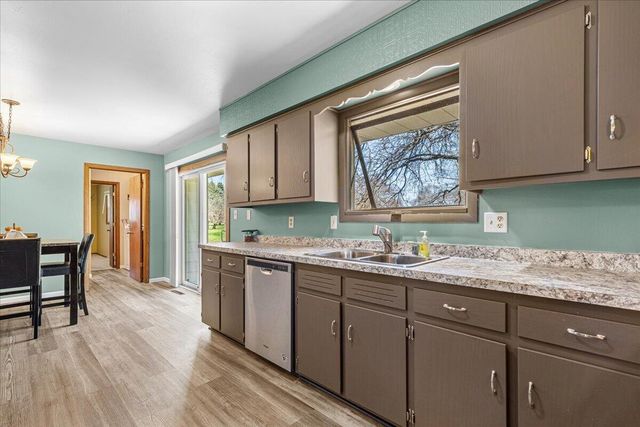 W6392 Judy DRIVE, Plymouth, WI 53073