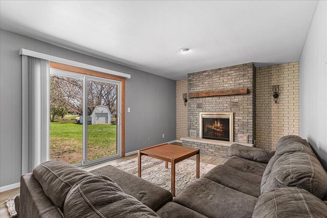 W6392 Judy DRIVE, Plymouth, WI 53073