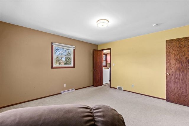 W6392 Judy DRIVE, Plymouth, WI 53073