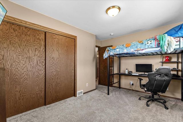 W6392 Judy DRIVE, Plymouth, WI 53073
